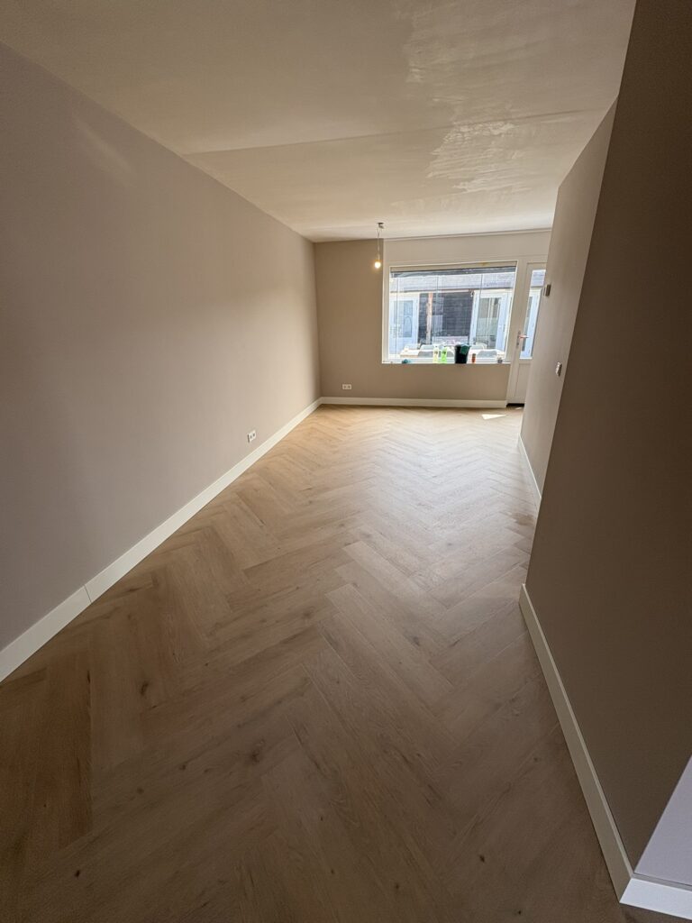 Onderhoud van PVC vloer door schoonmaakadvies.