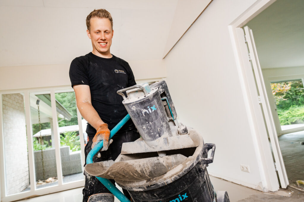 Correct aanbrengen van egaline op slaapkamer vloer.